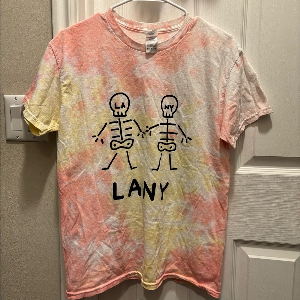 LANY tie-dye shirt size M